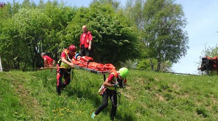 Gli alunni della scuola Primaria di Suello a lezione con il Soccorso Alpino