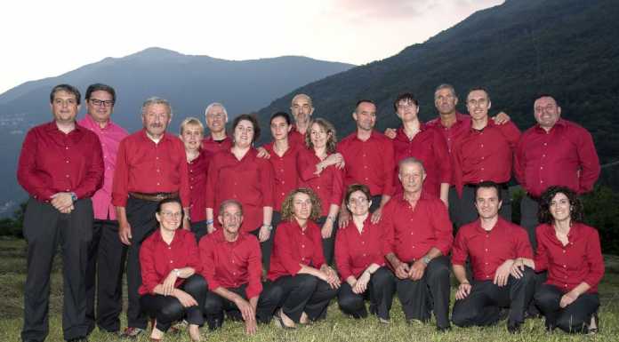 Festa, concerto e un brindisi per i 10 anni del “Voci nel tempo”