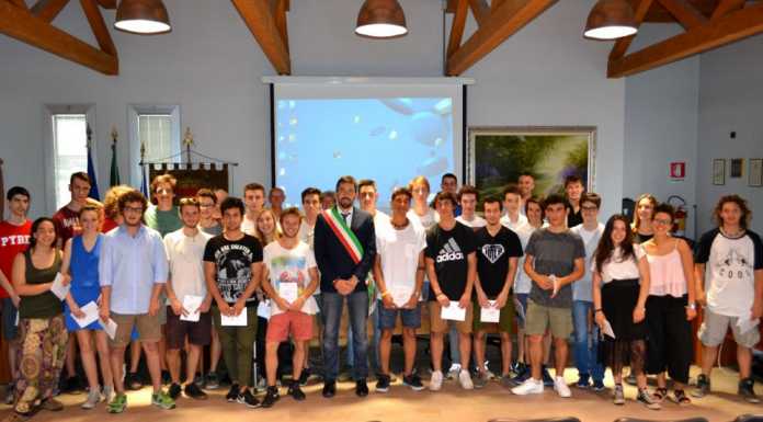 Mandello. Il sindaco ai diciottenni: “Un futuro migliore dipende da voi”