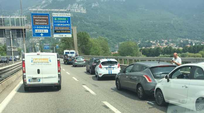 Tamponamento a catena sul Ponte Manzoni: cinque veicoli coinvolti