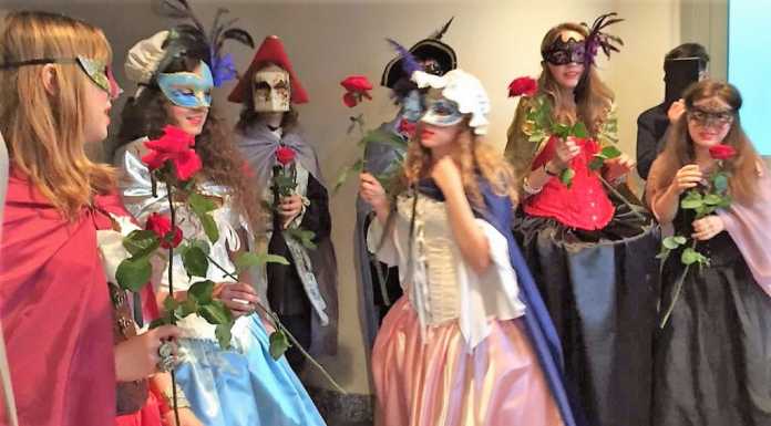 Costumi e grande pubblico per l“Incontro goldoniano” del Liceo Leopardi