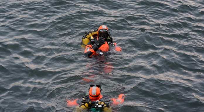 Pradello. Una bomba nel lago, la trovano i sommozzatori dei pompieri