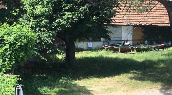 Dervio. Bisogni all’aperto e sporcizia, la denuncia dei residenti