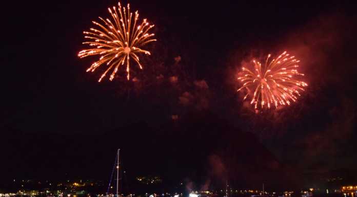 Natale culturale di Lecco. La notte di capodanno spettacolo pirotecnico sul lago