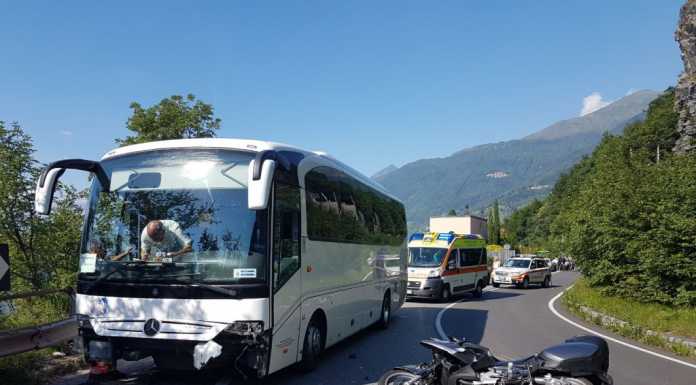 Bellano. Schianto tra moto e pullman: soccorsi due centauri