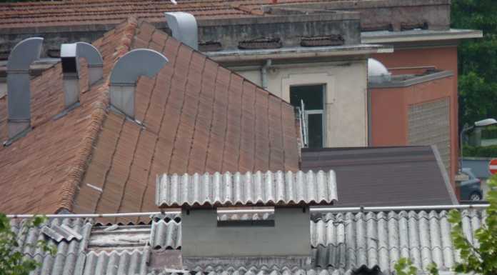 Amianto. Ancora nessun intervento alla Leuci, scatta la diffida