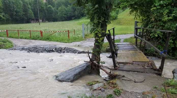 Valle S. Martino. Conta dei danni dopo il nubifragio: esonda il Carpine