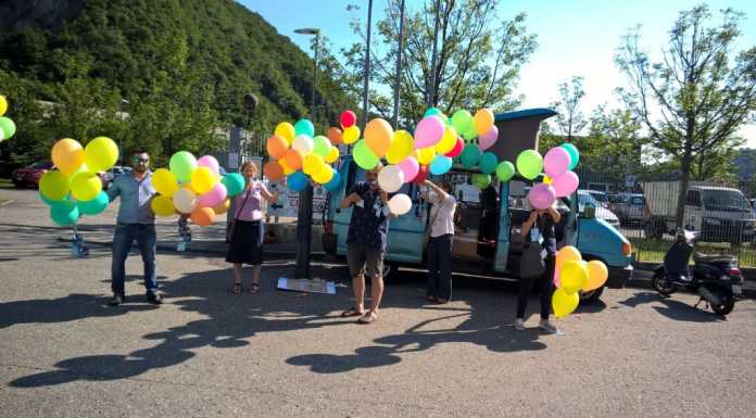 Volano i palloncini davanti a Silea, la protesta contro il forno inceneritore