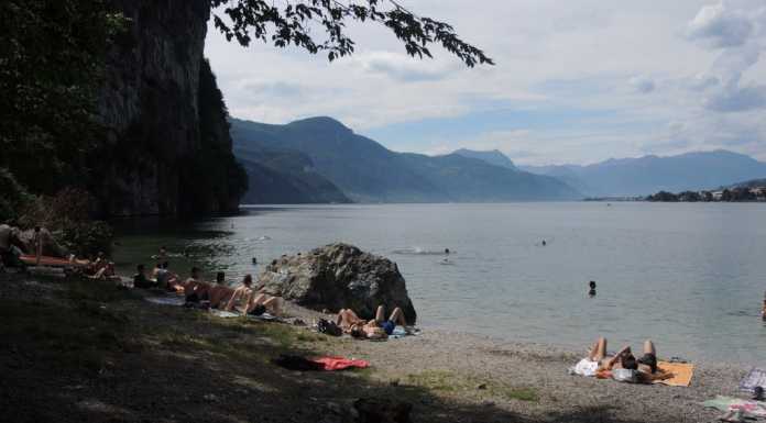 Moregallo: rifiuti in spiaggia, la segnalazione di un lettore
