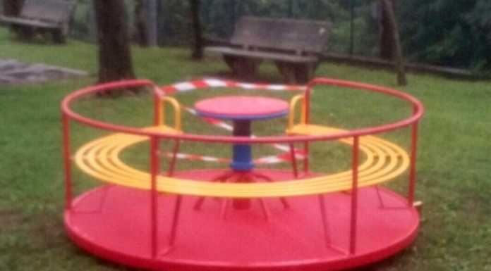 Lierna rinnova il parco giochi per i piccoli e non dimentica i pensionati