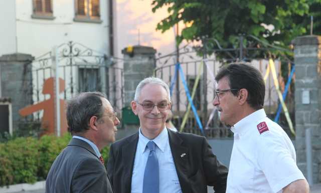 Calolzio e l’accoglienza migranti. Autelitano: “Solidarietà al Sindaco”