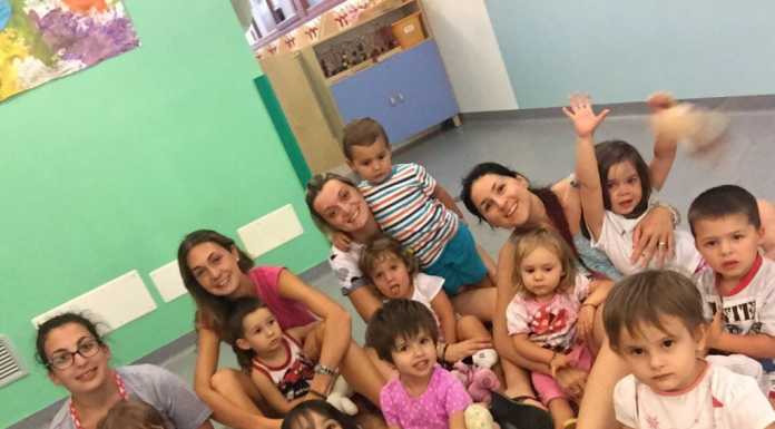 Lecco, festa all’asilo dell’ospedale: “pigiama party” per i bimbi