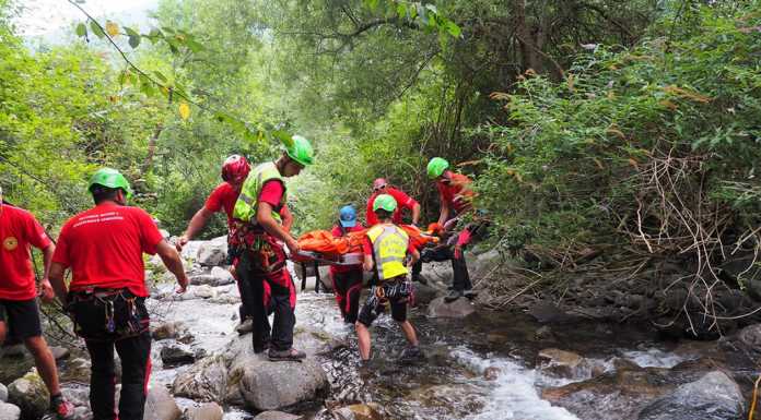 57enne accusa un malore. Soccorso Alpino al lavoro a Introbio