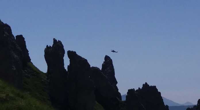 Cade lungo la Direttissima in Grignetta: escursionista elisoccorsa