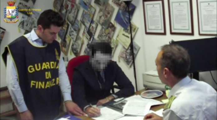 “Professore in assenze”: 1500 in 5 anni, intanto fa l’avvocato. Arrestato