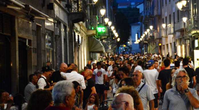 Al via questo giovedì ‘Shopping di Sera’, negozi aperti e iniziative in centro