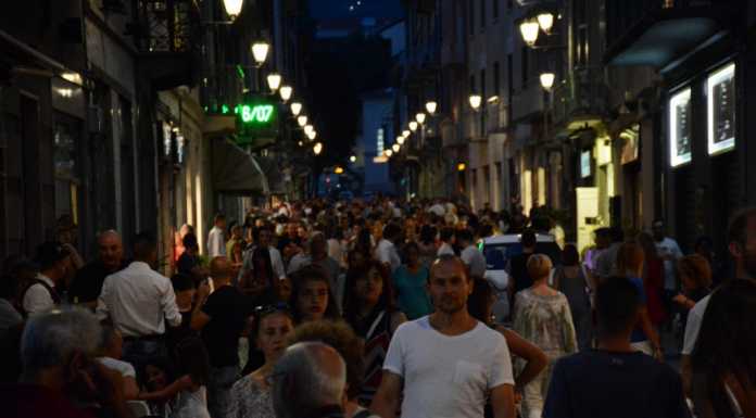 Shopping di sera, sesto appuntamento con eventi e negozi aperti