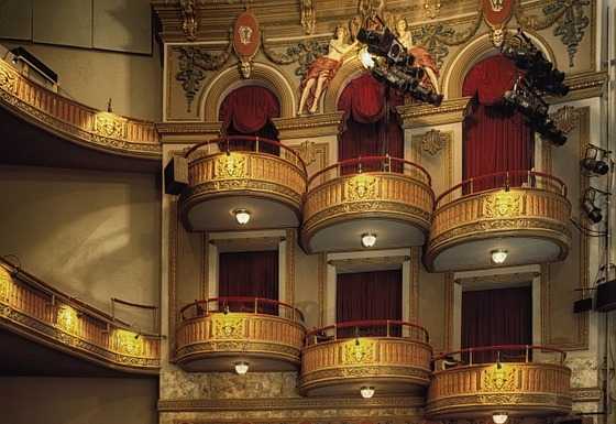 Con la biblioteca di Galbiate al Teatro Nazionale di Milano