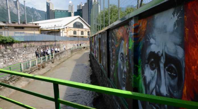 Minacciati con un coltello, ragazzini rapinati in via Carlo Porta