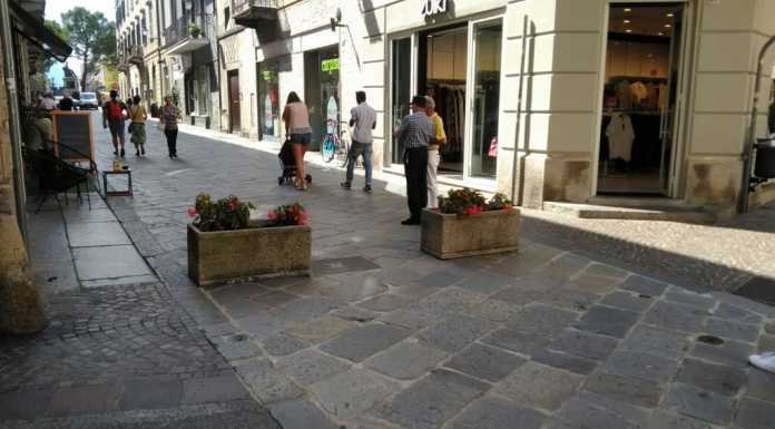 Lecco, riordino della Ztl in centro, nuovi parcheggi in via Mazzini