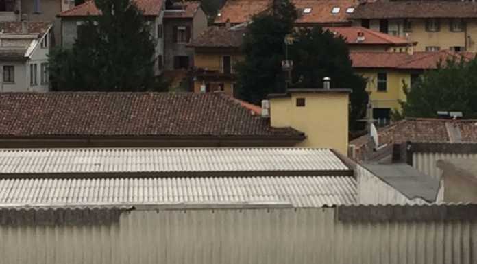 Amianto all’ex vellutificio: il Comune impone la messa in sicurezza