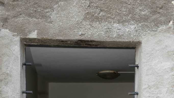 Dervio, ladri alla Taverna del Castello, rubati soldi e salumi