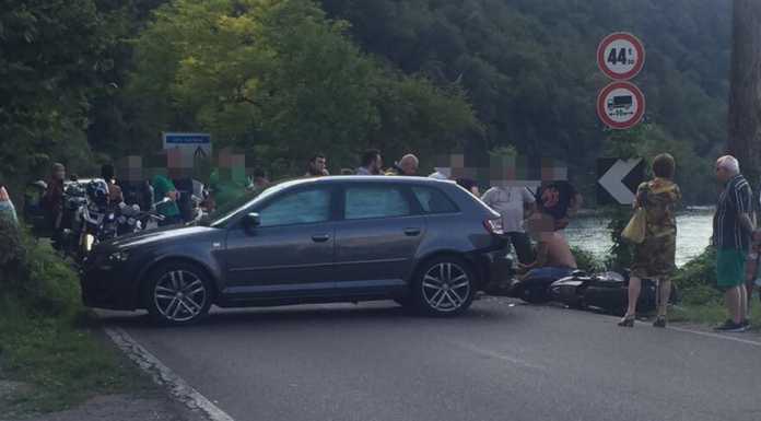 Incidente sulla Lariana, auto contro moto, 5 feriti e lunghe code