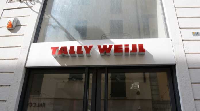 Ancora chiusure in centro Lecco: addio a due catene di negozi