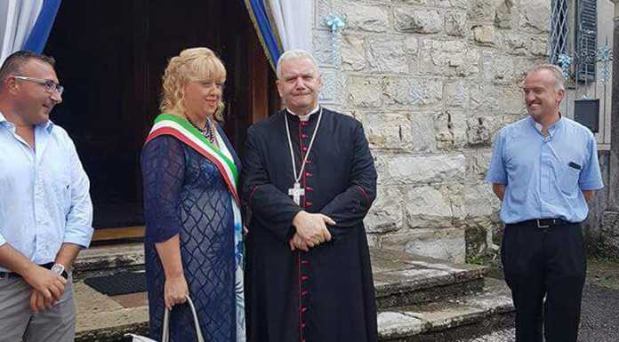 Il vescovo Beschi a Torre, festa per la Madonna delle Neve