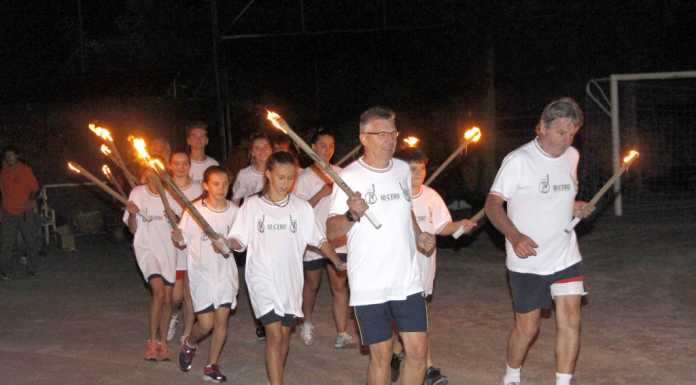 Ad Acquate l’arrivo della fiaccolata dà il via allo Scigalott d’or