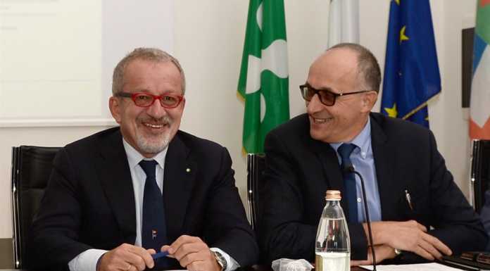 Gli esperti di finanza pubblica a Varenna, Maroni apre il convegno