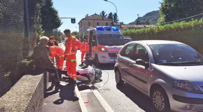 Garlate: scontro tra auto e moto, anziano in ospedale