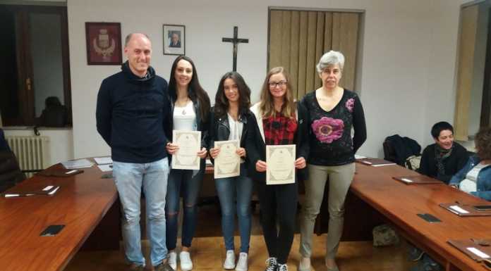 Carenno premia i suoi ragazzi meritevoli, consegnate le borse di studio