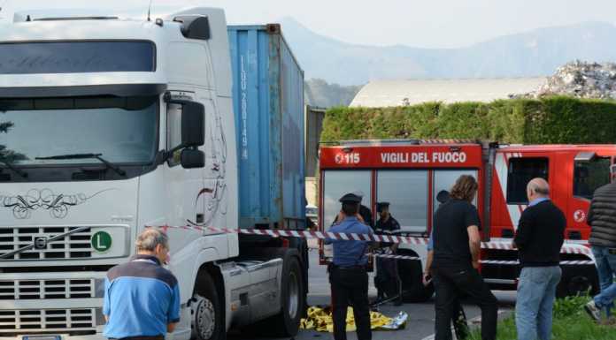 Dramma a Dolzago: travolta da un camion, sportiva perde la vita