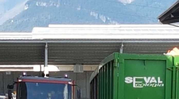 Colico, incendio alla ditta Seval, Vigili del Fuoco al lavoro