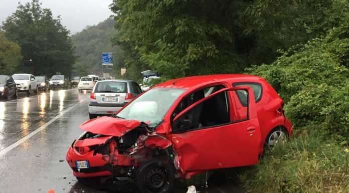 Sala al Barro. Frontale tra due auto, finiscono in tre all’ospedale