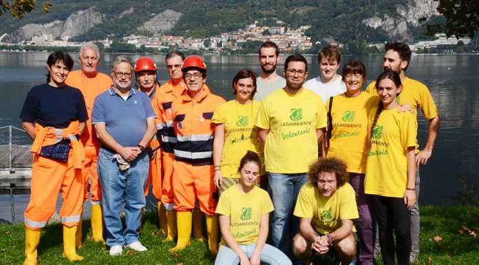 Garlate: volontari al lavoro, ripulite le sponde del lago