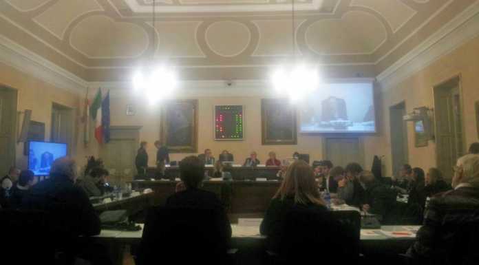 Servizi Sociali, Lecco apre al privato: “sì” alla società mista