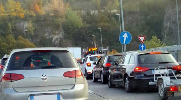 Mattinata di code in direzione Lecco lungo la SS36