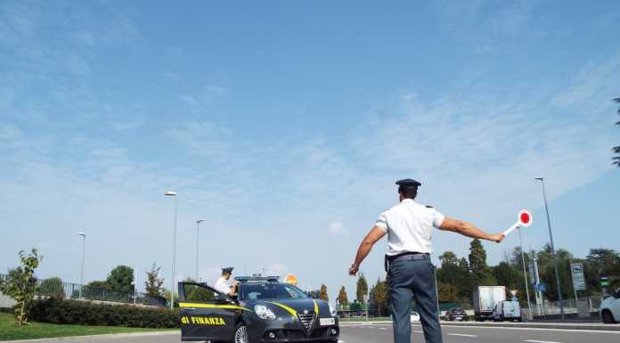 Varese: in auto con un chilo di marijuana, arrestati due pregiudicati