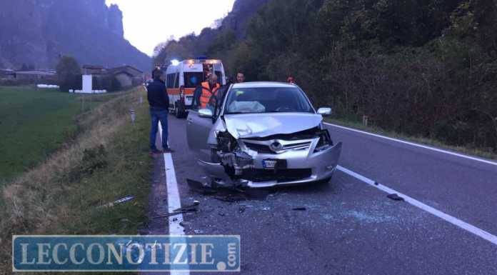 Incidente a Balisio: scontro tra auto, una finisce fuori strada