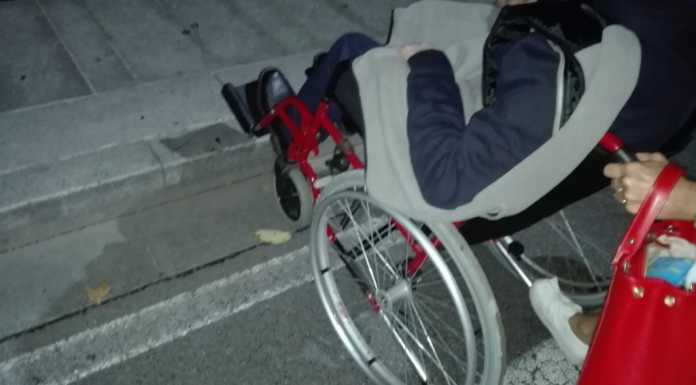 Barriere architettoniche sul lungolago di Malgrate, lo segnala un lettore