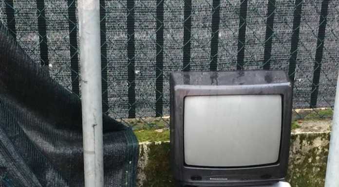 Torre: abbandonati rifiuti in strada, si cercano i responsabili