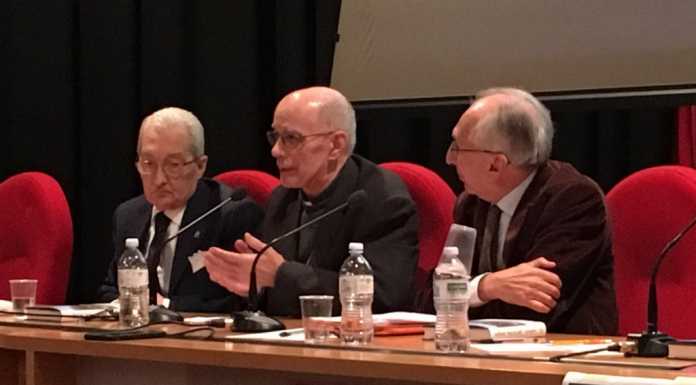 Mons. Luigi Stucchi ha presentato il suo libro “Per la vita, sempre”