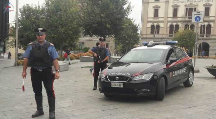 Alla vista dei Carabinieri tenta la fuga e rischia di investire dei passanti: arrestato