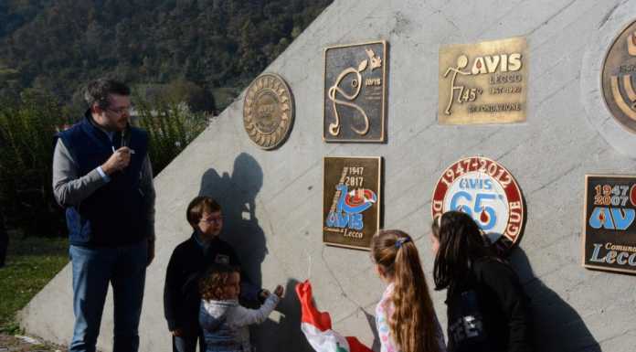 AVIS: un festoso corteo a Pescarenico, scoperta la targa del 70°