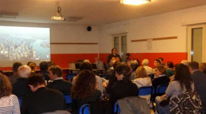 Odori dalla Cartiera, serata coi residenti. “Servono interventi”