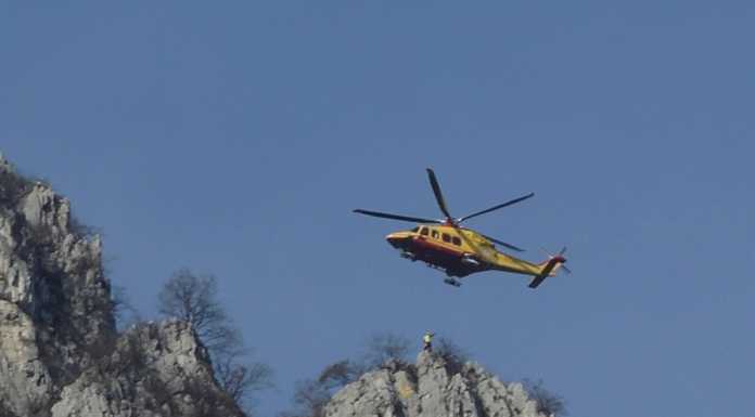 Cade e si infortuna sul Medale, recuperato dal Soccorso Alpino