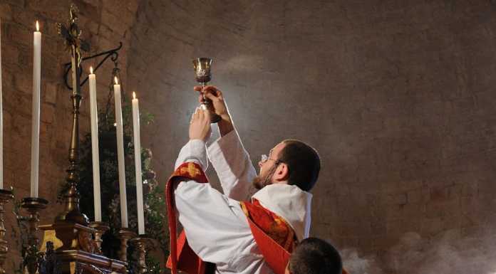 L’Avvento inizia con una messa in latino celebrata nella chiesa di S. Marta