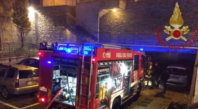 Olginate: incendio in un box, i Vigili del Fuoco fermano le fiamme